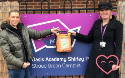 Oasis Academy – Stroud Green receive Defibrillator from CHT