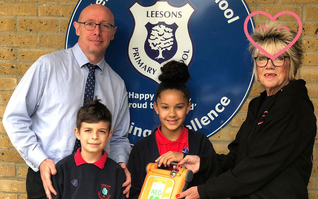Leesons Primary School receive a defibrillator from us!